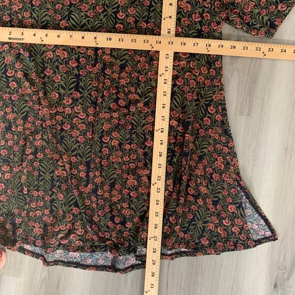 LulaRoe Womens Top Blouse Sweater Medium Floral Knit Pullover Short Sleeve Tunic - Picture 4 of 8